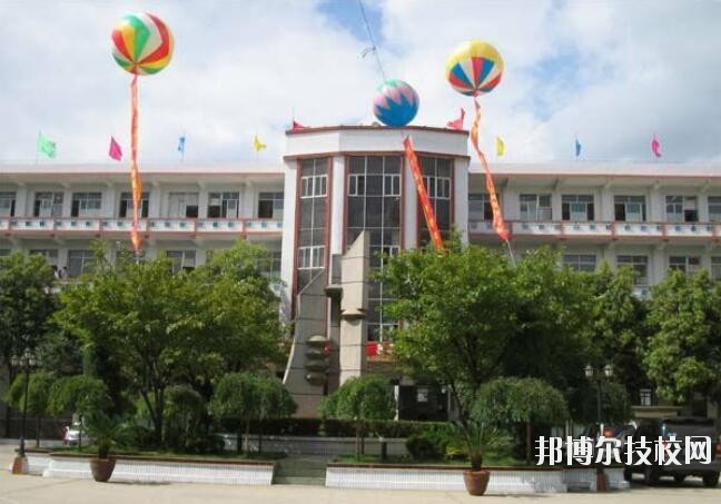 畢節(jié)財貿(mào)學(xué)校2020年報名條件、招生要求、招生對象