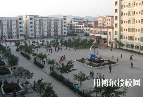 重慶企業(yè)管理學(xué)校2020年報名條件、招生要求、招生對象