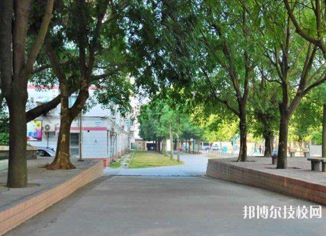 重慶公共交通技工學(xué)校2020年報(bào)名條件、招生要求、招生對(duì)象