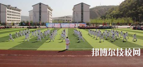 平?jīng)鰴C(jī)電工程學(xué)校2020年學(xué)費(fèi)、收費(fèi)多少