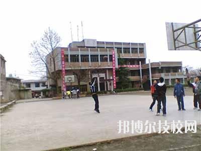 貴州龍里中等職業(yè)學(xué)校2020年報(bào)名條件、招生要求、招生對(duì)象