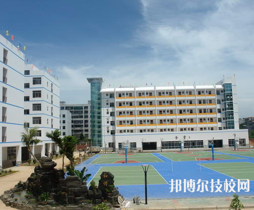 重慶萬州三峽服裝藝術(shù)學(xué)校2020年報(bào)名條件、招生要求、招生對象