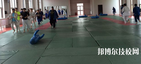 酒泉體育運(yùn)動(dòng)學(xué)校2020年招生辦聯(lián)系電話(huà)