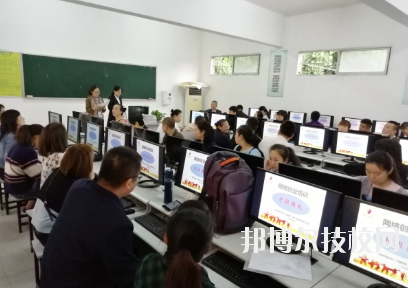 重慶現(xiàn)代技工學(xué)校2020年報(bào)名條件、招生要求、招生對(duì)象