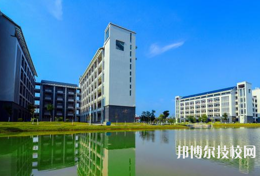 河源衛(wèi)生學(xué)校2020年報(bào)名條件、招生要求、招生對(duì)象