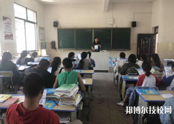 安順機(jī)械工業(yè)學(xué)校2020年報(bào)名條件、招生要求、招生對(duì)象