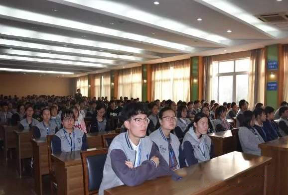 江陰華姿中等專業(yè)學(xué)校2020年報(bào)名條件、招生要求、招生對(duì)象