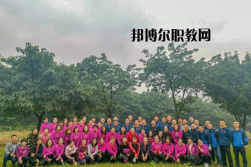 都勻工商管理學(xué)校2020年報(bào)名條件、招生要求、招生對象