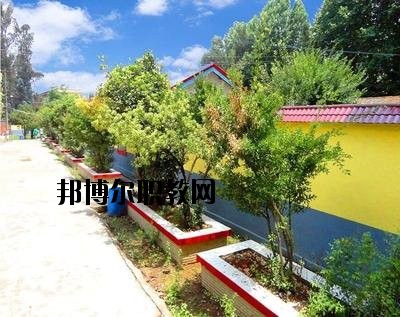 昆明外國語學(xué)校學(xué)費(fèi)、收費(fèi)多少
