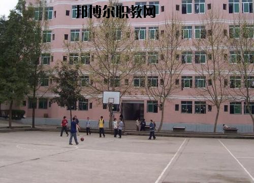 四川達(dá)州經(jīng)濟(jì)貿(mào)易學(xué)校2020年報(bào)名條件、招生要求、招生對(duì)象