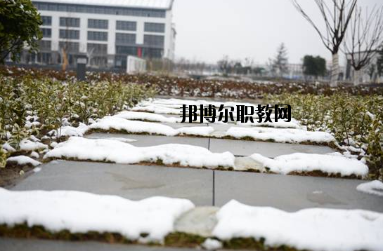 江蘇高港中等專業(yè)學(xué)校2020年報(bào)名條件、招生要求、招生對(duì)象
