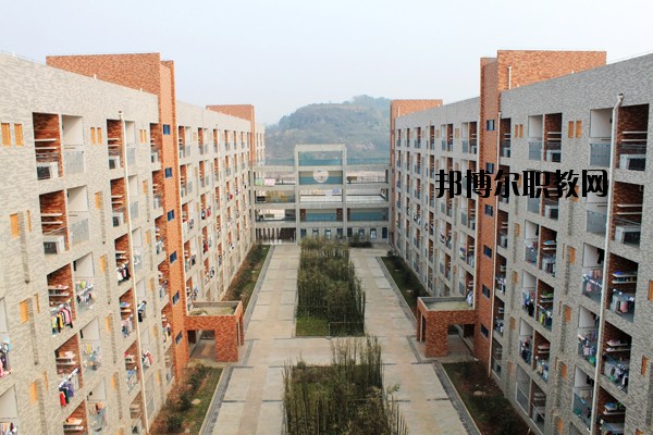 曲靖馬龍縣職業(yè)技術(shù)學(xué)校2020年報(bào)名條件、招生要求、招生對(duì)象