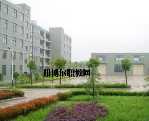 羅山中等職業(yè)學校2021年報名條件、招生對象