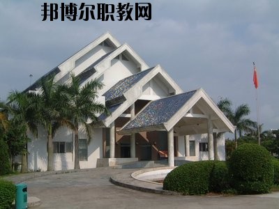曲靖羅平職業(yè)技術(shù)學(xué)校2020年報(bào)名條件、招生要求、招生對(duì)象