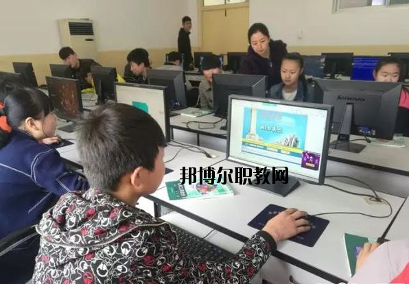 銅川耀州區(qū)高級(jí)職業(yè)中學(xué)2020年招生辦聯(lián)系電話(huà)