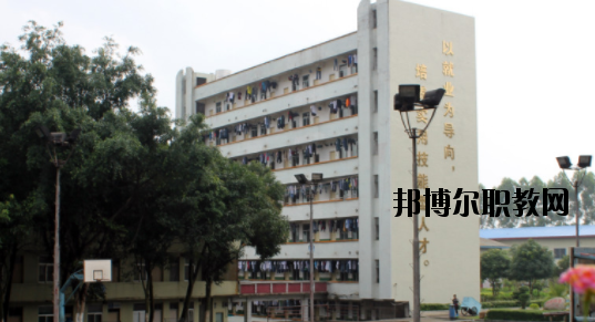 廣西梧州商貿(mào)學(xué)校2020年報(bào)名條件、招生要求、招生對(duì)象 