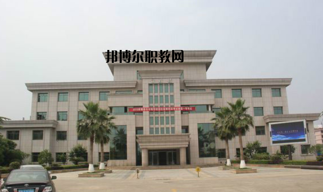 南昌第一中等專業(yè)學(xué)校2020年報(bào)名條件、招生要求、招生對(duì)象