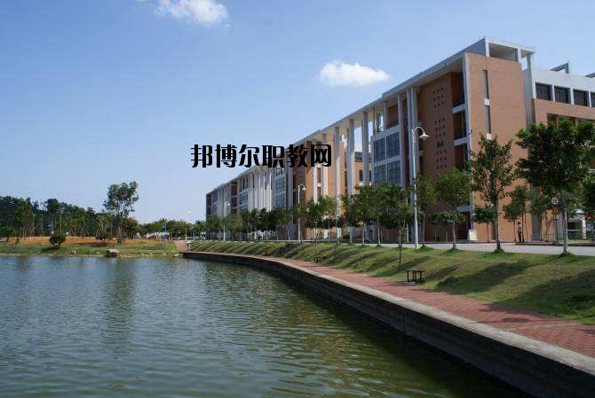 英山理工中等專業(yè)學校怎么樣、好不好