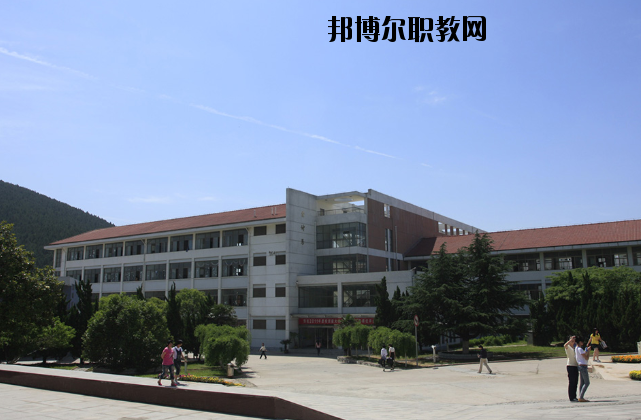 江蘇張家港第三職業(yè)高級(jí)中學(xué)2020年報(bào)名條件、招生要求、招生對(duì)象