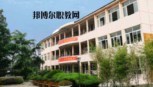 浙江吉利汽車工業(yè)學(xué)校2020年報(bào)名條件、招生要求、招生對象