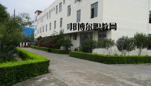 廣西玉林畜牧獸醫(yī)學(xué)校2020年報名條件、招生要求、招生對象 