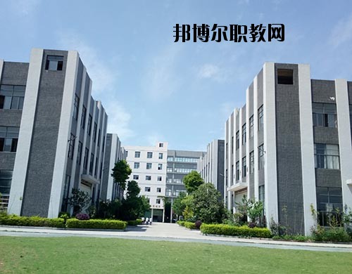 贛州服裝職業(yè)技術(shù)學(xué)校怎么樣、好不好