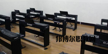 酒泉農(nóng)墾技工學(xué)校2020年報(bào)名條件、招生要求、招生對(duì)象