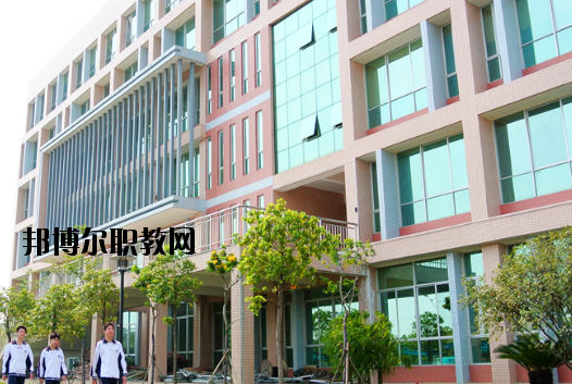 東莞信息技術(shù)學(xué)校2020年報(bào)名條件、招生要求、招生對(duì)象