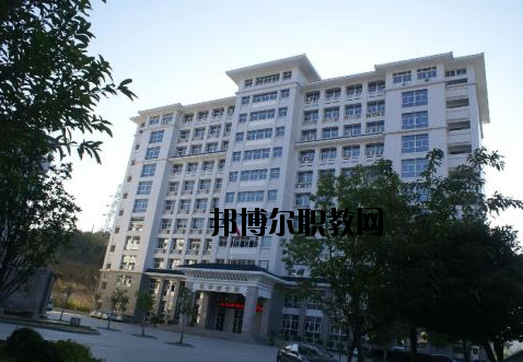 云浮技工學(xué)校2020年報名條件、招生要求、招生對象