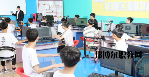 甘肅秦隴技工學(xué)校2020年報名條件、招生要求、招生對象