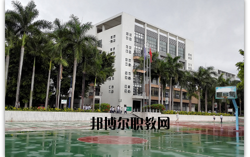 東莞電子科技學(xué)校2020年報名條件、招生要求、招生對象