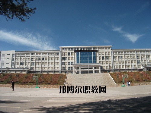 文山職業(yè)高級中學(xué)2020年學(xué)費、收費多少