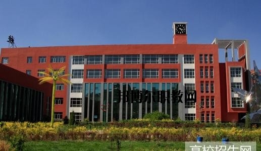 成都經(jīng)濟技術(shù)學校學校怎么樣
