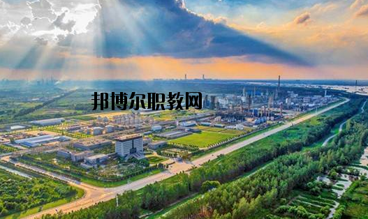 湖北工業(yè)經濟學校3