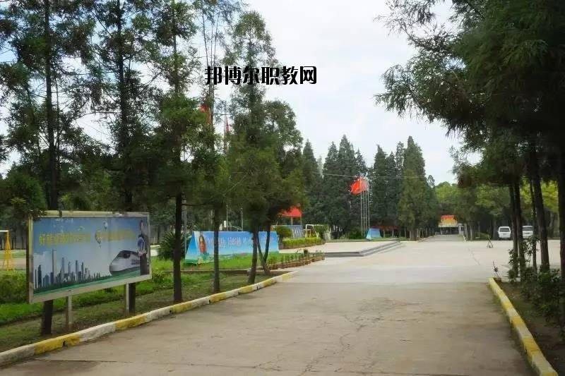 富寧縣民族職業(yè)高級(jí)中學(xué)2020年報(bào)名條件、招生要求、招生對(duì)象