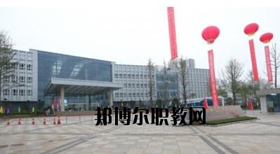 川北醫(yī)學(xué)院附屬醫(yī)院護(hù)士學(xué)校2020年報名條件、招生要求、招生對象