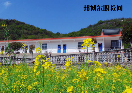 景德鎮(zhèn)傳統(tǒng)文化職業(yè)學(xué)校2020年報(bào)名條件、招生要求、招生對(duì)象