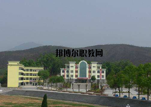 萍鄉(xiāng)武功山中等專業(yè)學(xué)校2020年報名條件、招生要求、招生對象