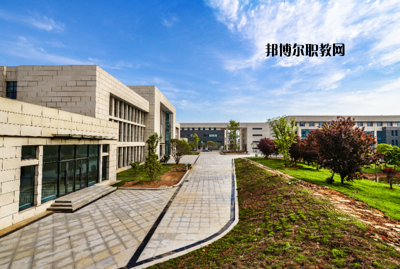 江蘇建筑職業(yè)技術(shù)學(xué)院2020年報(bào)名條件、招生要求、招生對象