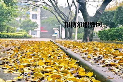 廣東輕工職業(yè)技術(shù)學(xué)校2020年報名條件、招生要求、招生對象