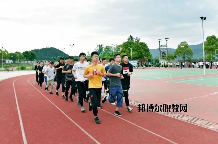 九江廬山西海藝術(shù)學(xué)校2020年報(bào)名條件、招生要求、招生對(duì)象