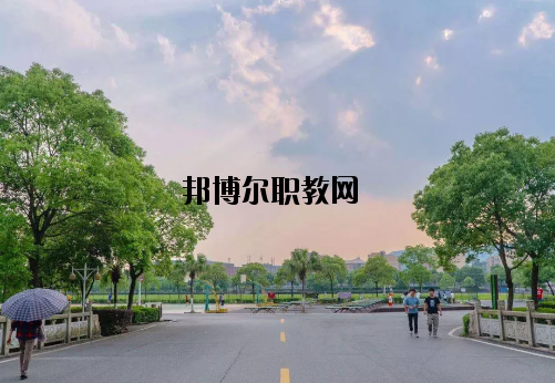 新余新興產(chǎn)業(yè)工程學(xué)校怎么樣、好不好