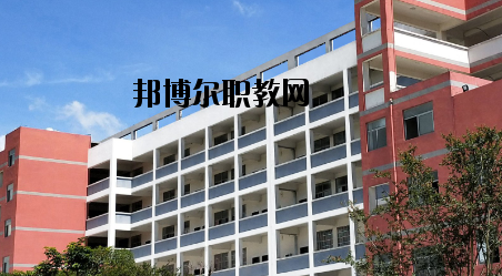 玉林華港中等職業(yè)技術(shù)學(xué)校2020年報(bào)名條件、招生要求、招生對(duì)象 
