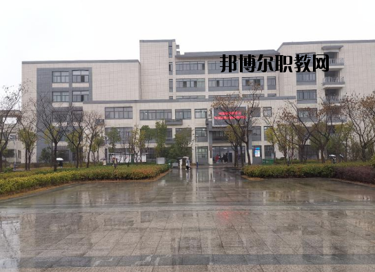 合肥工業(yè)學(xué)校2020年報(bào)名條件、招生要求、招生對象
