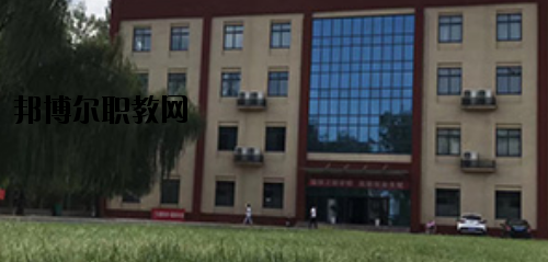 河南工業(yè)和信息化高級(jí)技工學(xué)校2021年報(bào)名條件、招生要求、招生對(duì)象