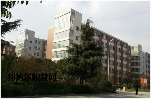 鄭州中原中等專業(yè)學(xué)校2021年報(bào)名條件、招生要求、招生對(duì)象