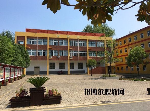 潁上信息工程學校2020年報名條件、招生要求、招生對象