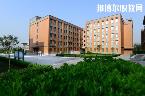 新都衛(wèi)生職業(yè)學校2020年報名條件、招生要求、招生對象