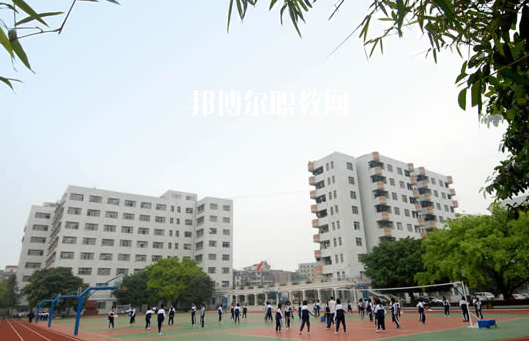 廣州醫(yī)藥職業(yè)學(xué)校2020年報名條件、招生要求、招生對象