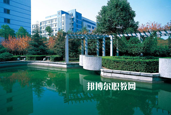 蕪湖地區(qū)衛(wèi)生學校2020年報名條件、招生要求、招生對象